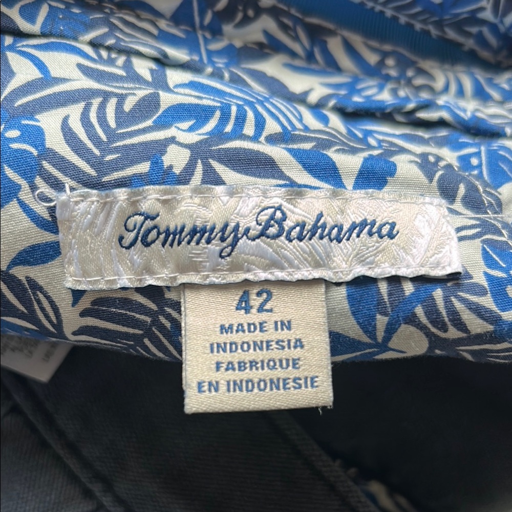 Tommy Bahama Men’s Cargo Shorts Blue Relaxed Fit - Picture 4 of 4